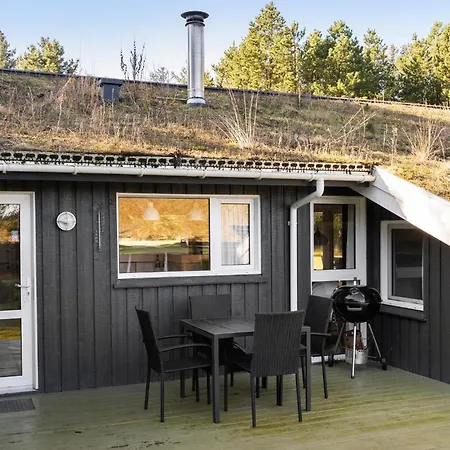 4 Bedroom Awesome In Semesterbostad