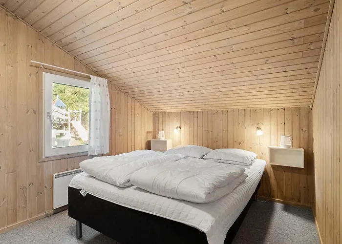 4 Bedroom Awesome In *