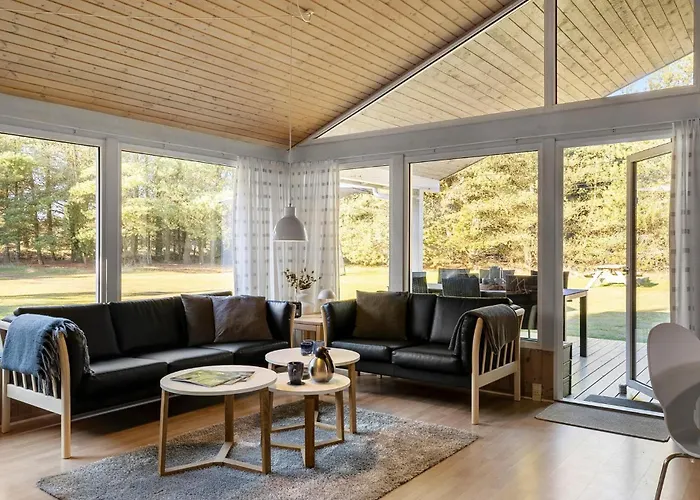 Semesterbostad 4 Bedroom Awesome In *