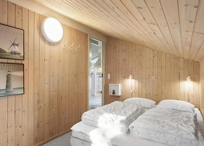 Semesterbostad 4 Bedroom Awesome In Saltum