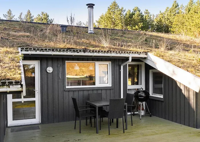 4 Bedroom Awesome In Semesterbostad